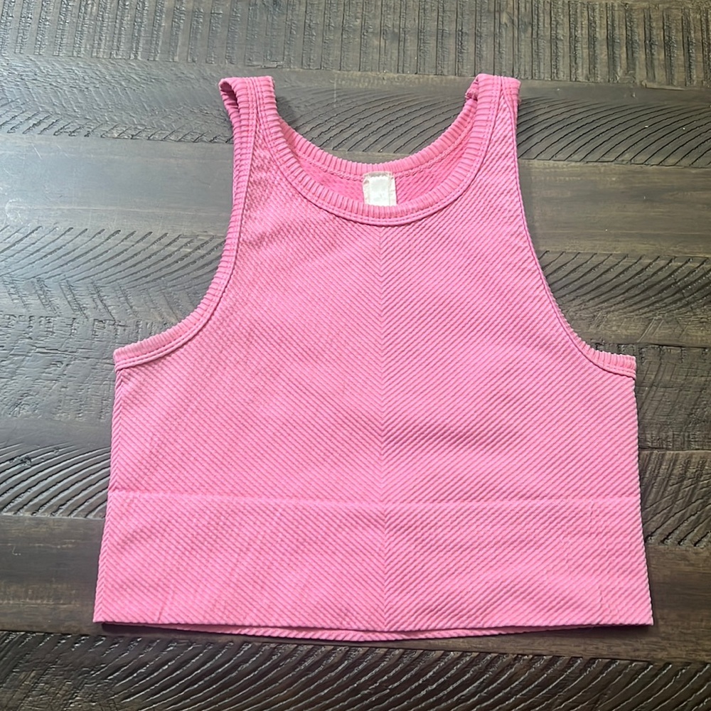 NikiBiki Crop Top